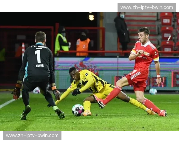 铁锤碰坚石，蓝月映伦敦：西汉姆联vs曼城，一场关于尊严与霸权的绿茵史诗